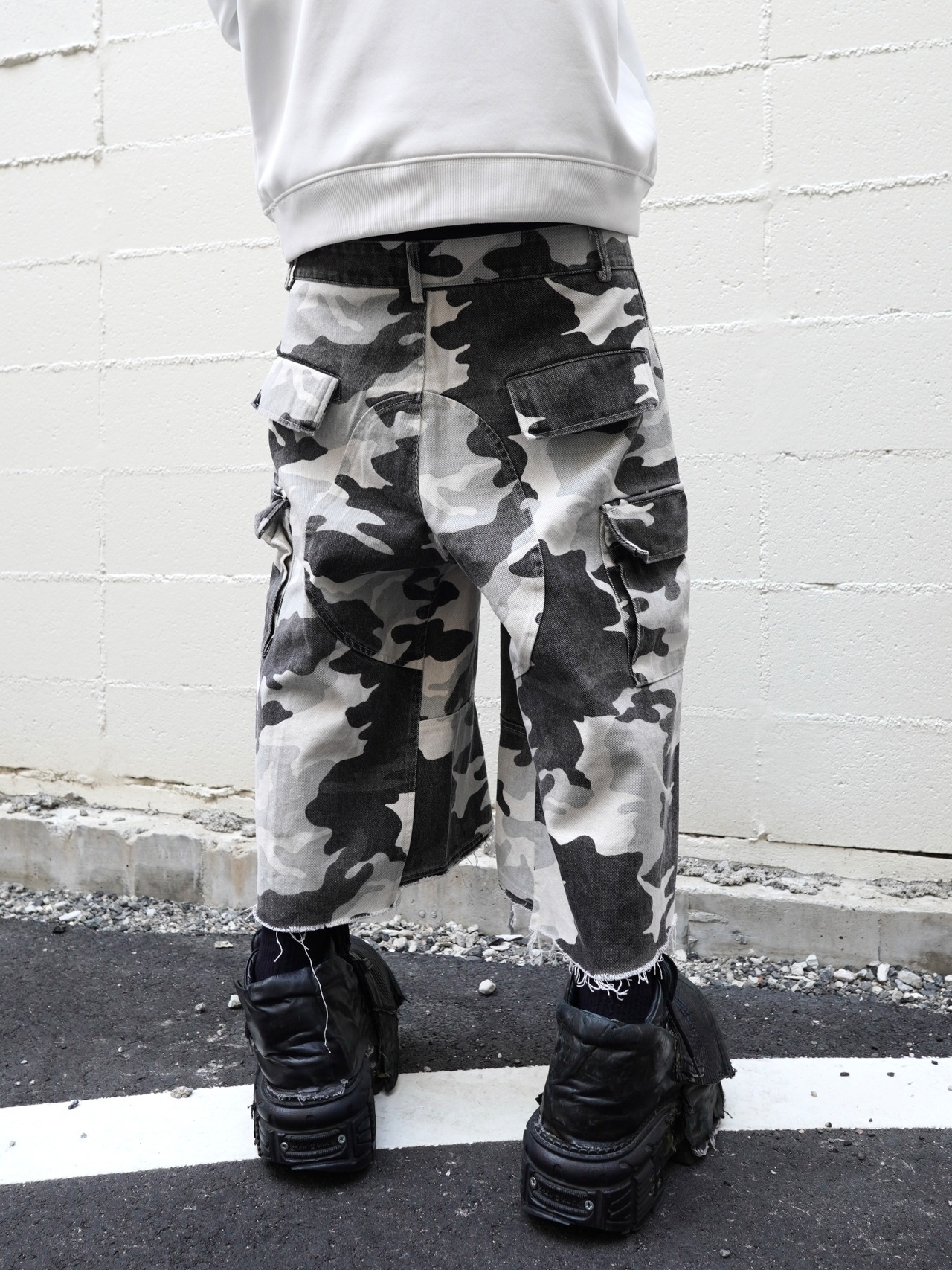 【PLANET STUDIO】Glitter Snow Camouflage Jorts