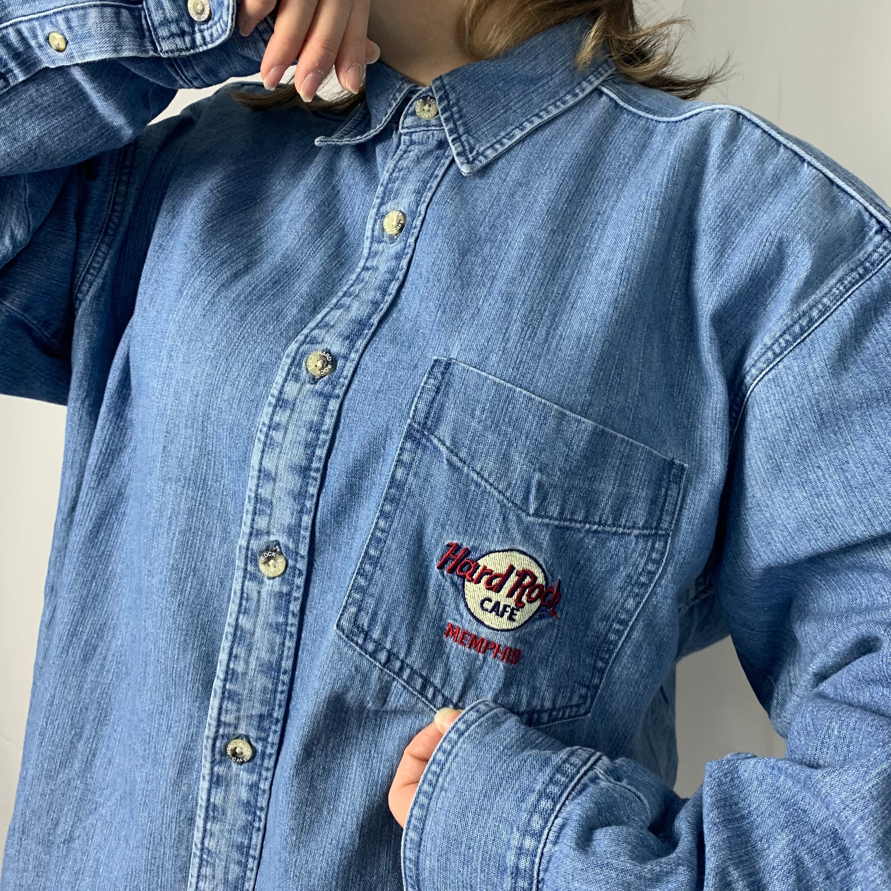 90s'【ハードロックカフェ】刺繍ロゴ長袖デニムシャツ オーバーサイズ