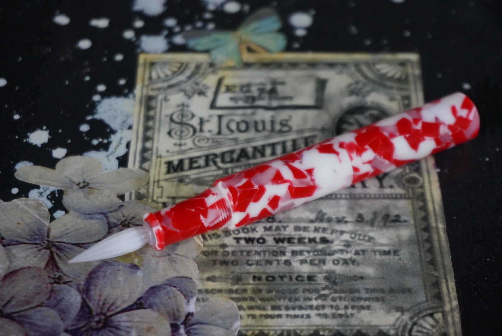 シュクルガラスペン Strawberry Blizzard (ミルクガラスペン先)