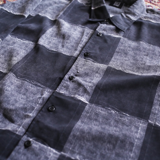 monotone square panel pattern l/s big shirt