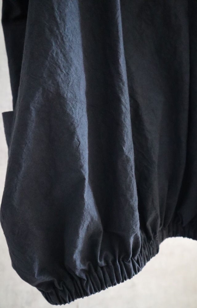 フード付きプルオーバー　紺色