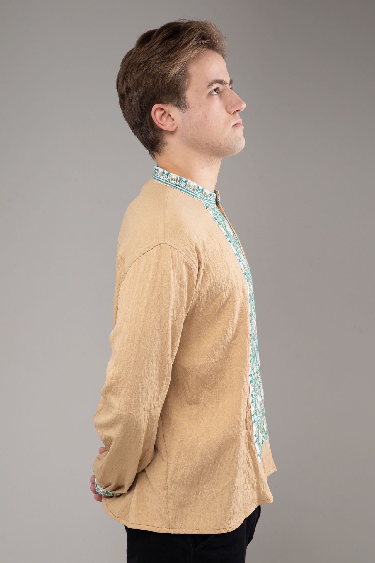 ウクライナ刺繍ヴィシヴァンカ　国章　クロスステッチ手刺繍　L-XLサイズ　メンズ - 8