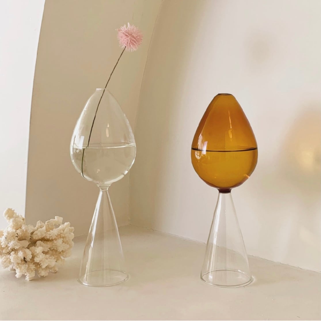 Tulip Clear Glass Vase 2colors チューリップ クリア ガラス ベース オブジェ 一輪挿し 花瓶 韓国 インテリア 雑貨 Tokki Maeul トッキマウル 韓国雑貨通販サイト