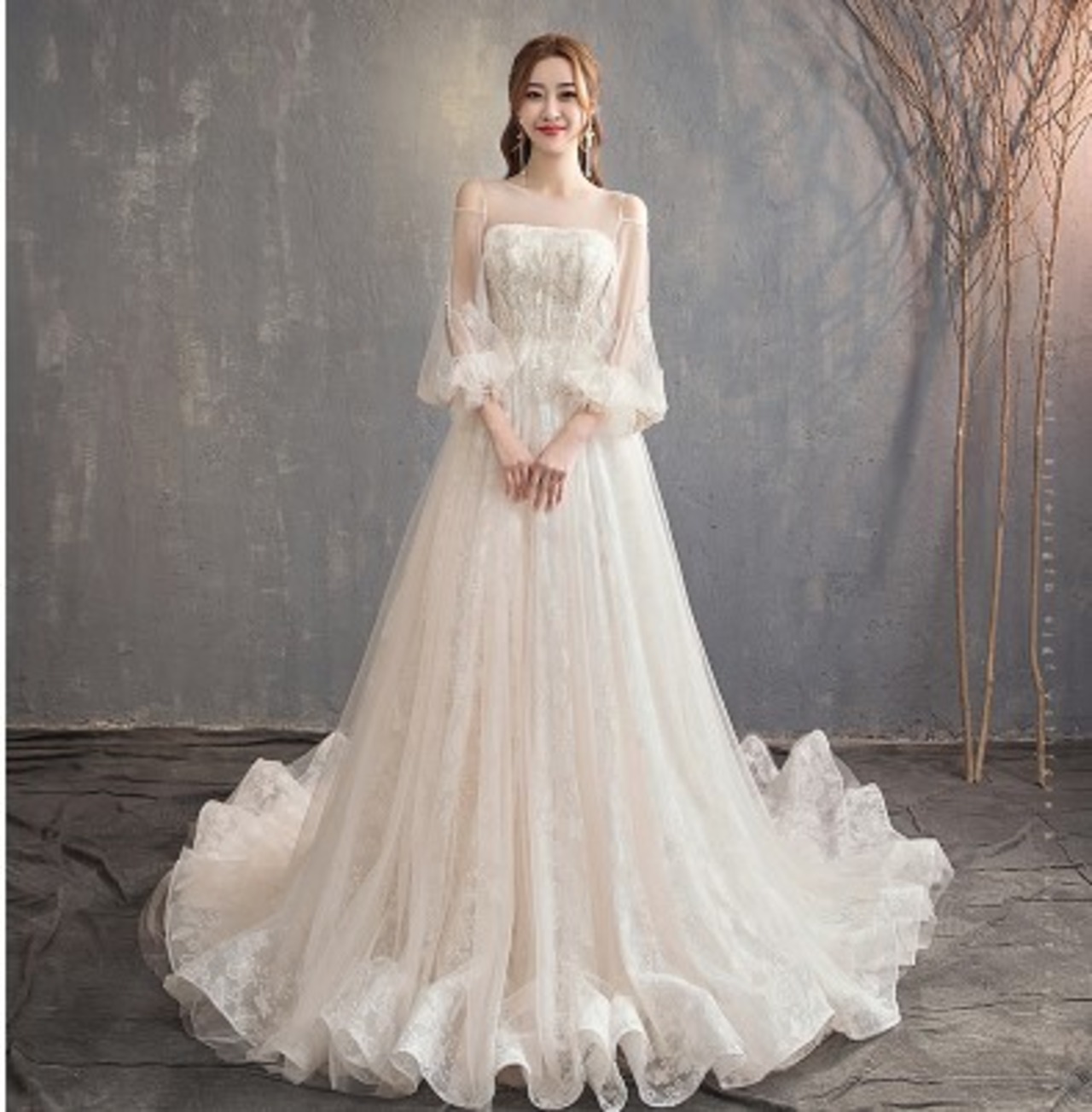 エレガント ウエディングドレス シャンパン色 魅惑の花レース 華やかな  