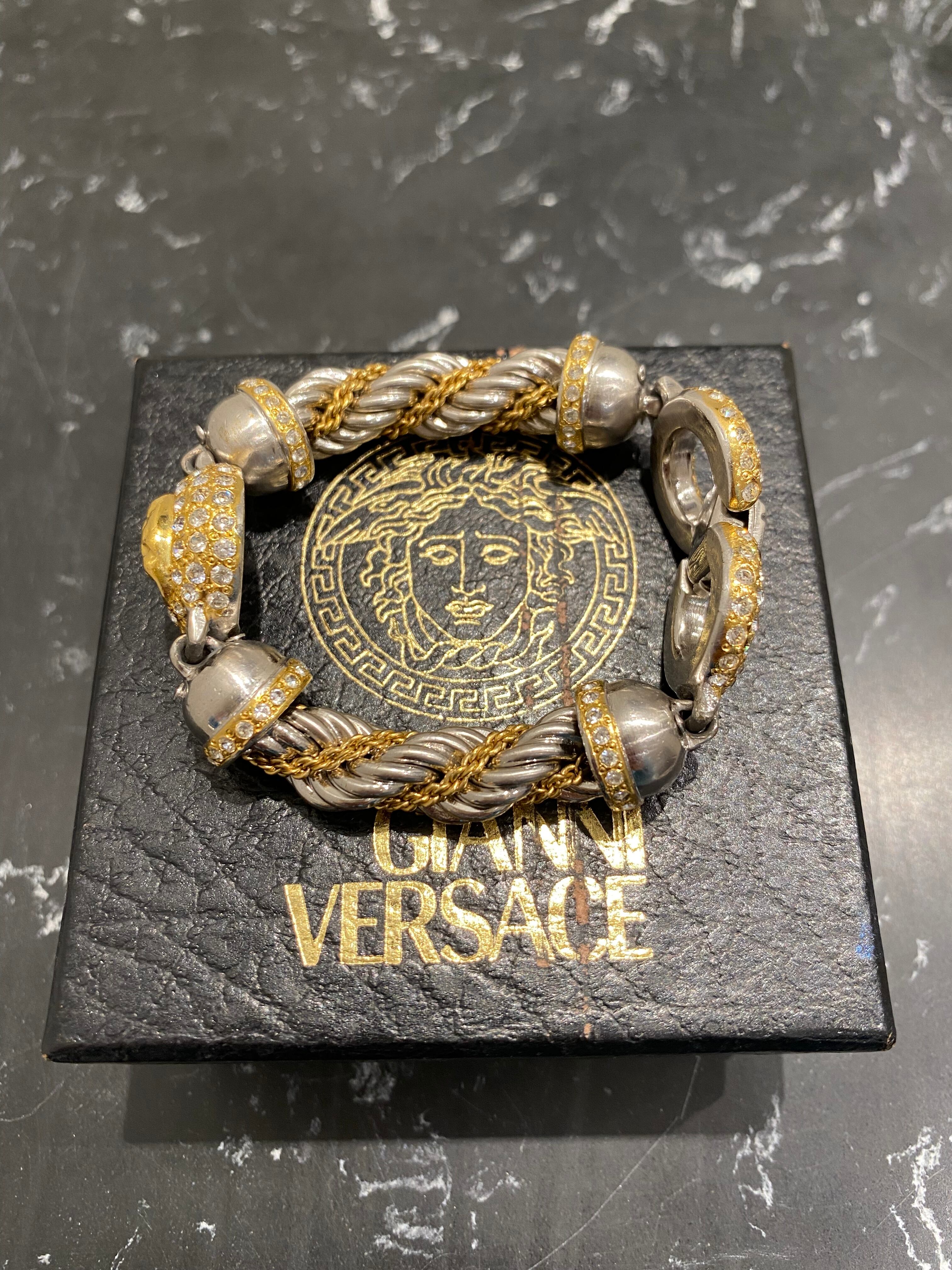 VERSACE」 タナゴコロータス tanagocolotus