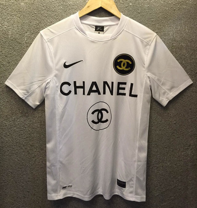 output Daarbij Lieve CHANEL NIKE dri-fit T-Shirts 白 ホワイト | S.W.A.T