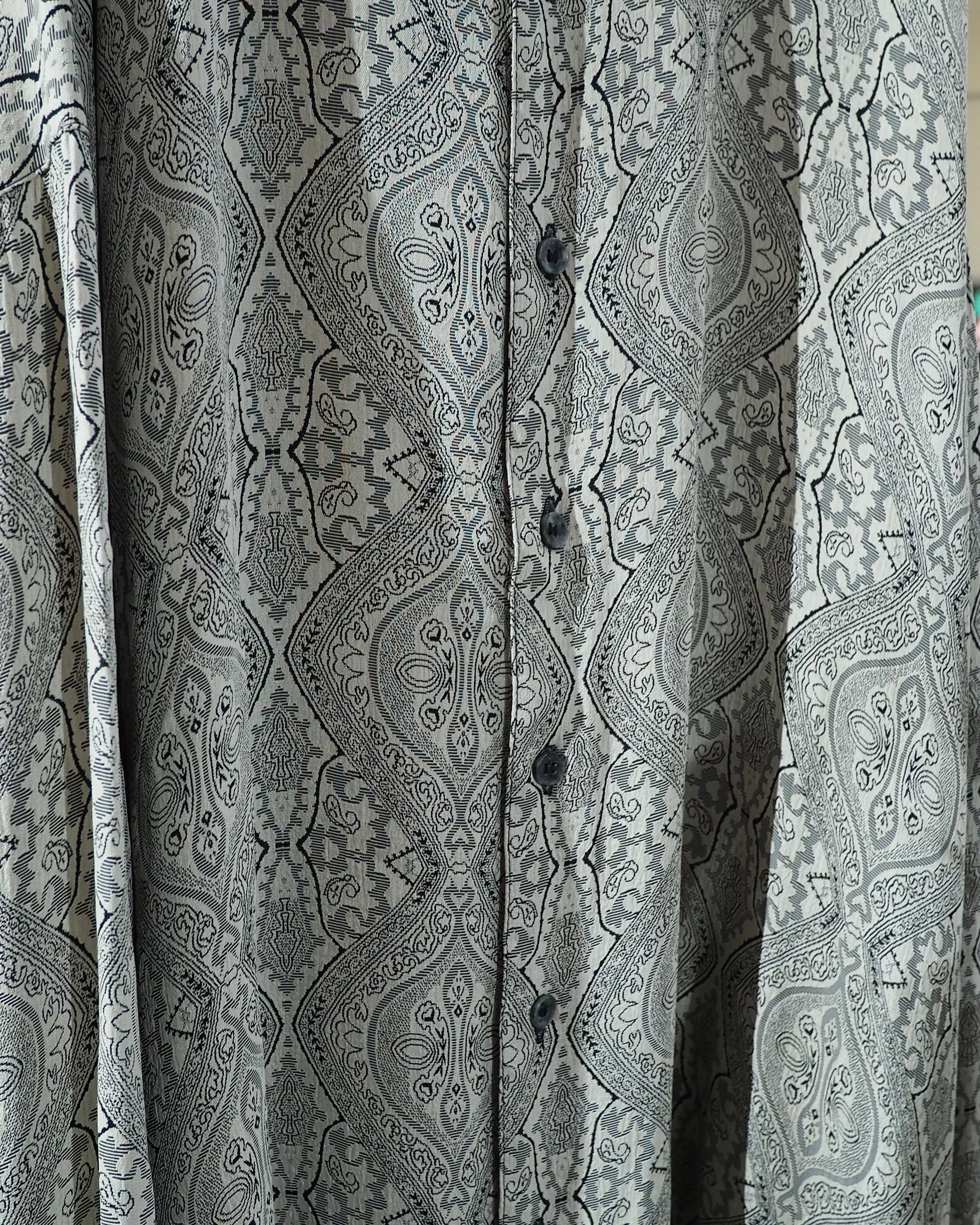 1990s " GOOUCH - Phiz " Beautiful Arabesque pattern Embroidery vintage loose Shirt