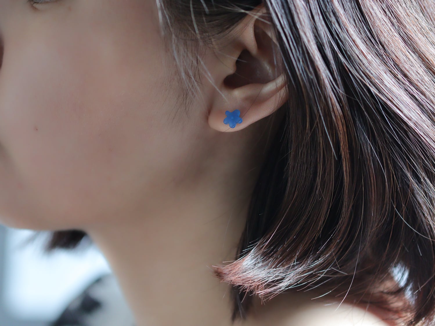 そっと花咲くブルーアゲート/スタッドピアス/14kgf/一点もの/天然石