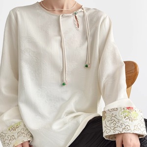 レディース トップス ブラウス プルオーバー 長袖 萌袖 チャイナ ラウンドネック 襟なし 異国風 かわいい 大人可愛い きれいめ シンプル カジュアル 上品 おしゃれ かっこいい レトロ アジアン こなれ感 ラフ ガーリー ルーズ 個性的 クール モード系 エレガント モダン 主役級 存在感 とろみ感 抜け感 ラブリー キュート アクティブ ロマンティック デート お出かけ パーティー イベント リゾート 休日 バカンス カフェ 楽ちん 体型カバー ロールアップ インスタ映え M L ゆったり ゆる