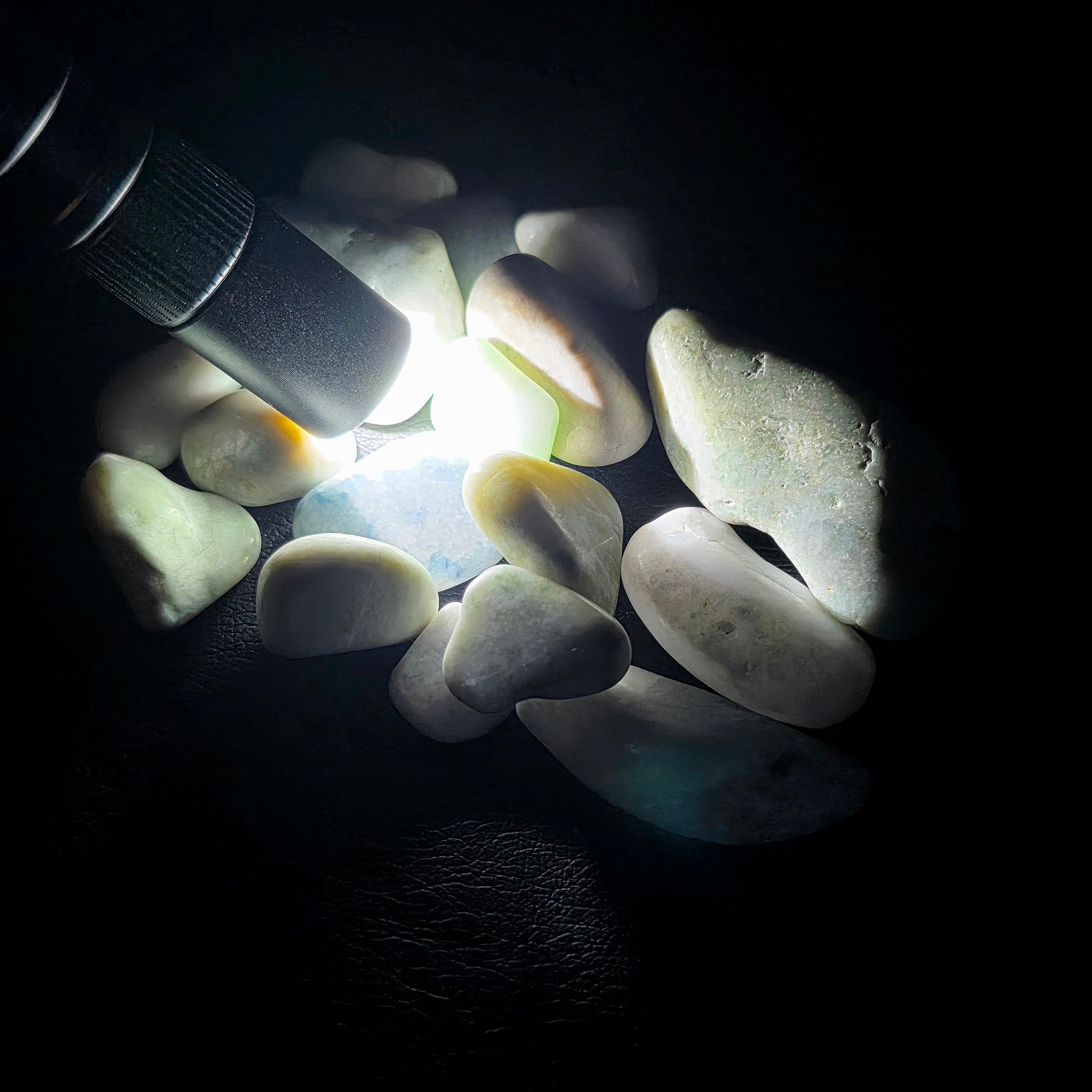 糸魚川翡翠：原石セット【日本の国石】【送料無料】 BGS0008 | 糸魚川