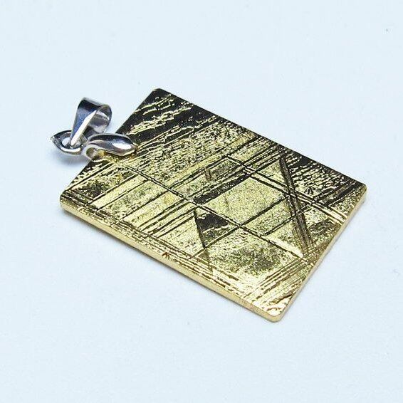 ギベオン ペンダント 隕石 メテオライト ゴールド 一点物 おまかせ便 112-13554