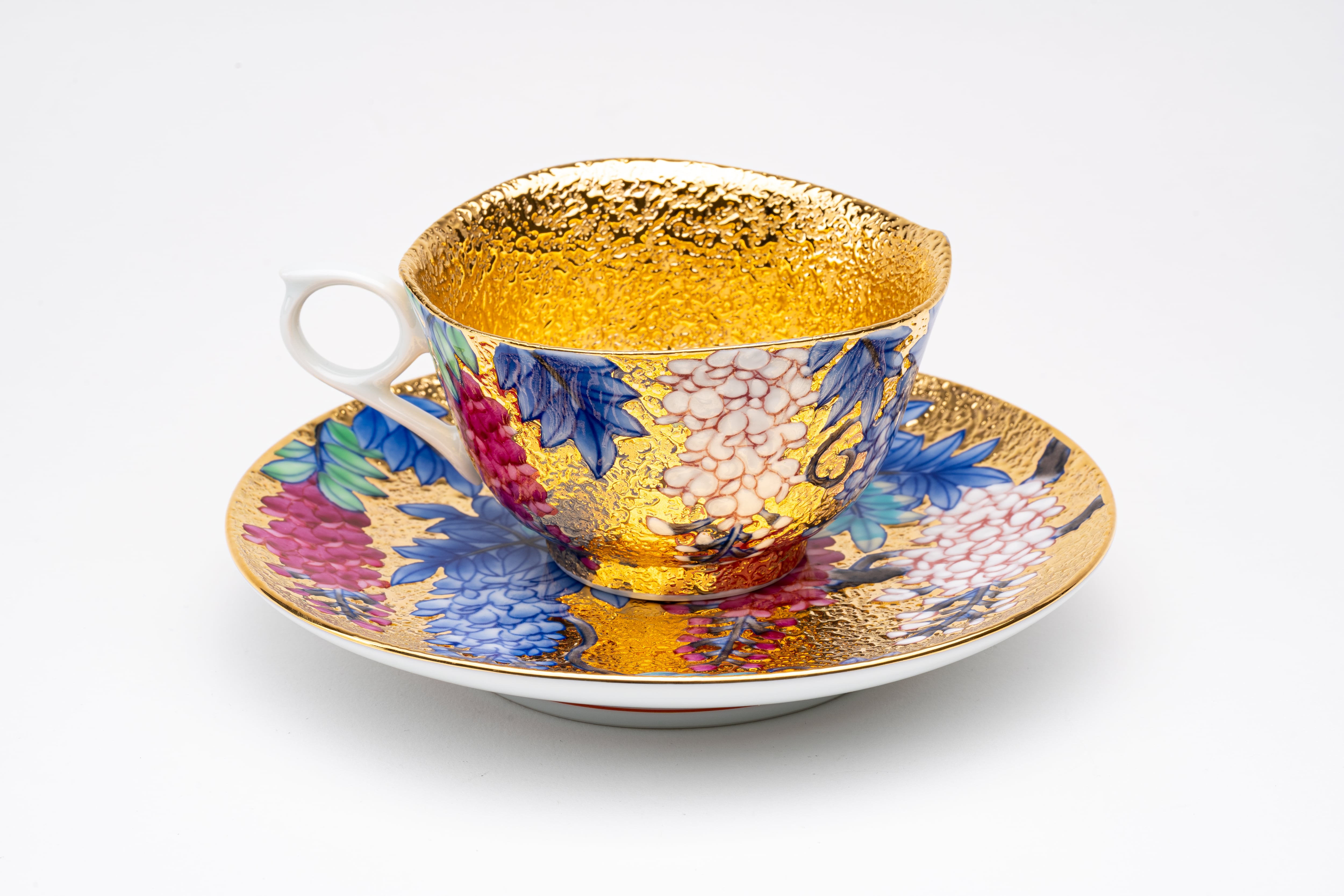 762 有田焼　肥窯　金彩菊絵　カップ&ソーサー　未使用 有田焼】金龍窯 金彩 藤絵 カップ&ソーサー｜手描き・木箱付・送料無料