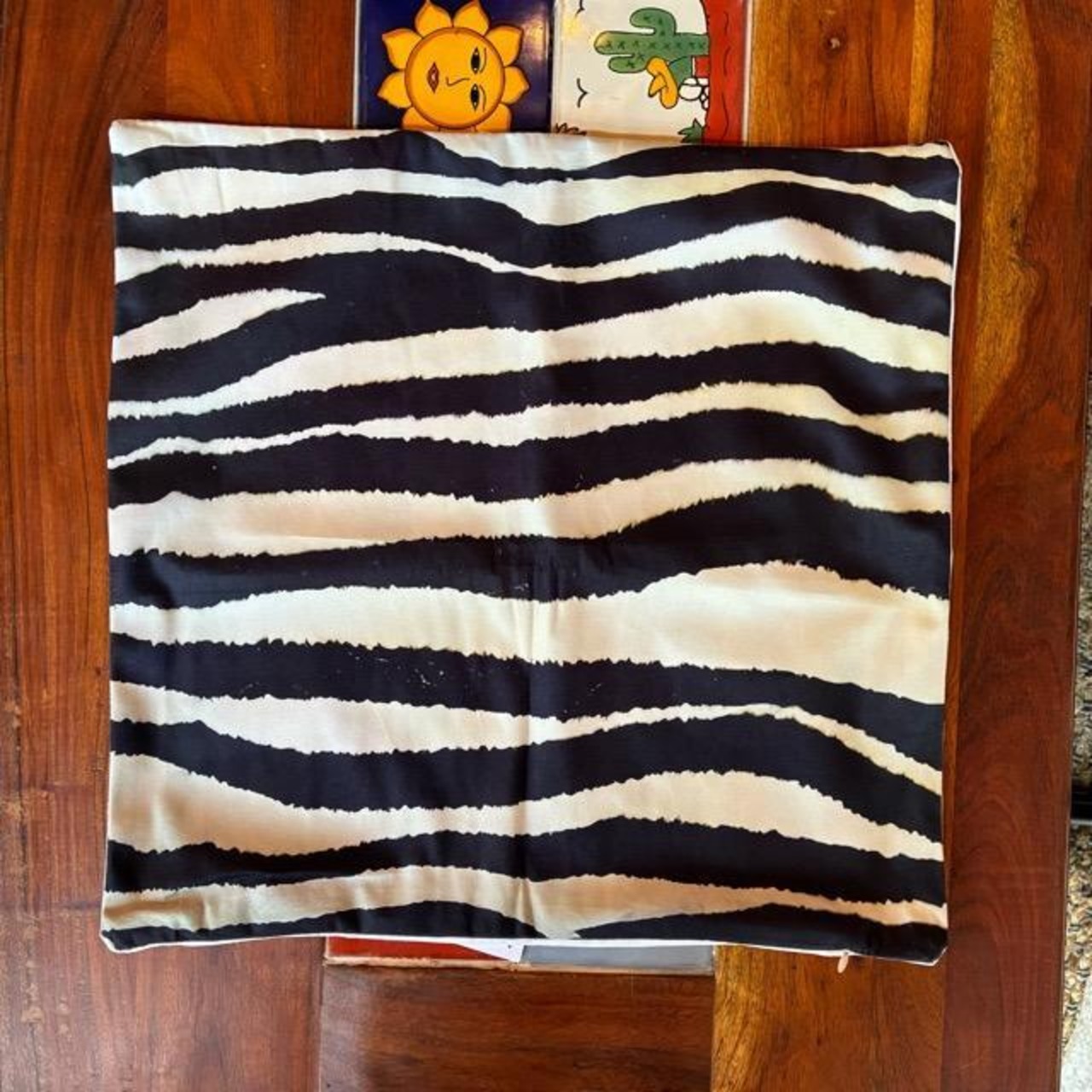 TOPANGA Homefurnishing Smooth touch animal cushion cover Zebra　45×45cm　スムースタッチアニマルクッションカバー　ゼブラ　シマウマ　モダン　リゾート