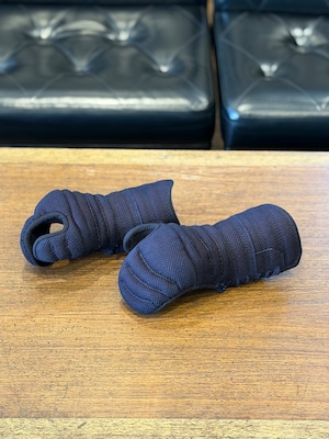 【Sサイズ✨今回の企画品‼️手の内紺色の練習用コブラ】【Sサイズ✨新商品✨軽量甲手✨】【Sサイズ5名様限定大特価‼️】軽量甲手『プラクティスコブラ ブラック』15/3㎜織刺 甲手