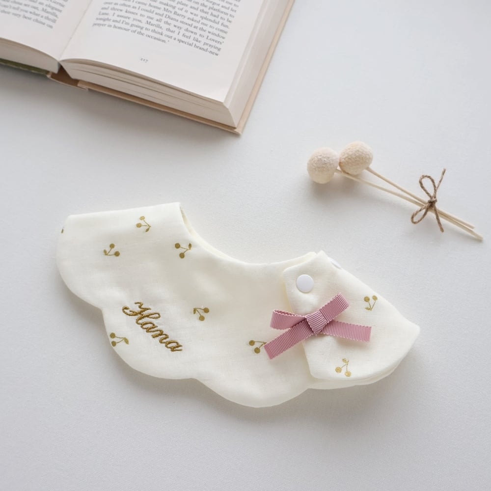 New！チェリーのハンドメイドスタイ チェリー リース型 スタイ 名入れ刺繍 | baby's breath