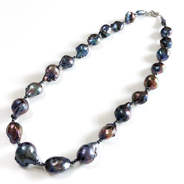 ボリューム感たっぷりでゴージャスな 淡水！在庫限り バロックパール ミディアムネックレス ne1093