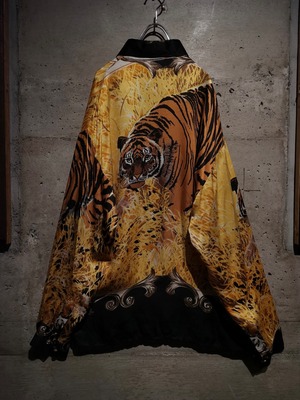 【Caka】“Special” Tiger Design Vintage Loose Silk Scarf Shirt