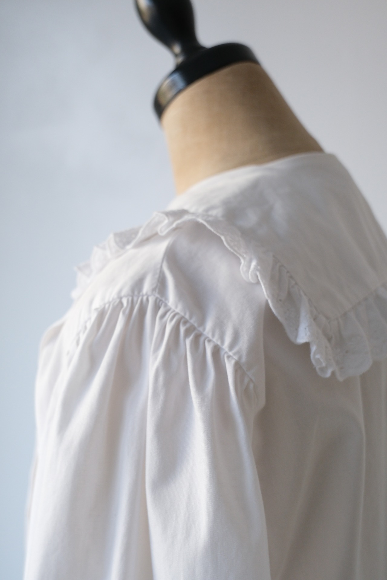 Farm animals ruffle collar blouse