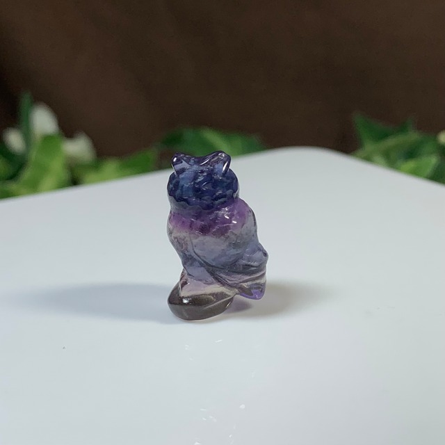 46.可愛い小さいフローライトふくろう