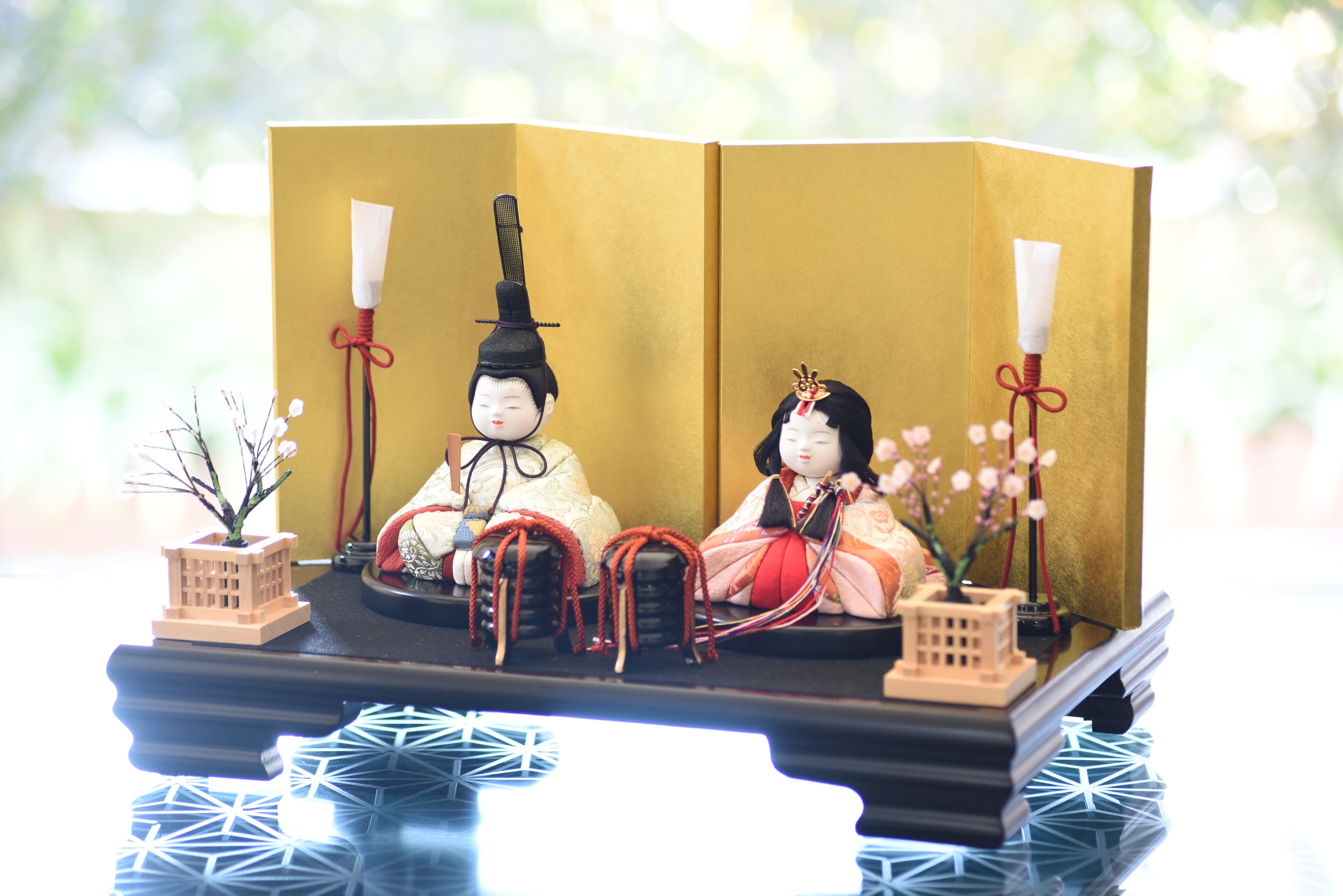 立雛 【春光雛】箔押 小判台飾り | 【有松人形工房】江戸木目込み人形