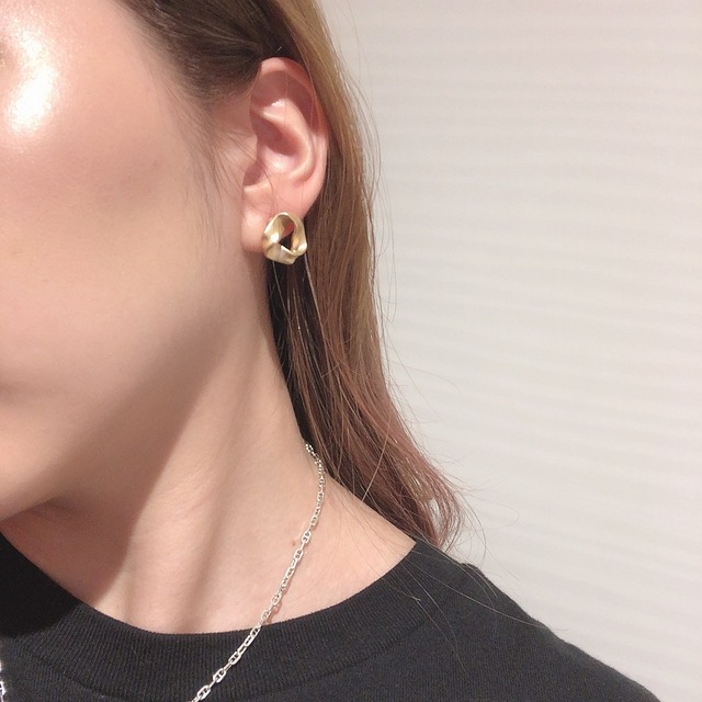 メタルサークルピアス