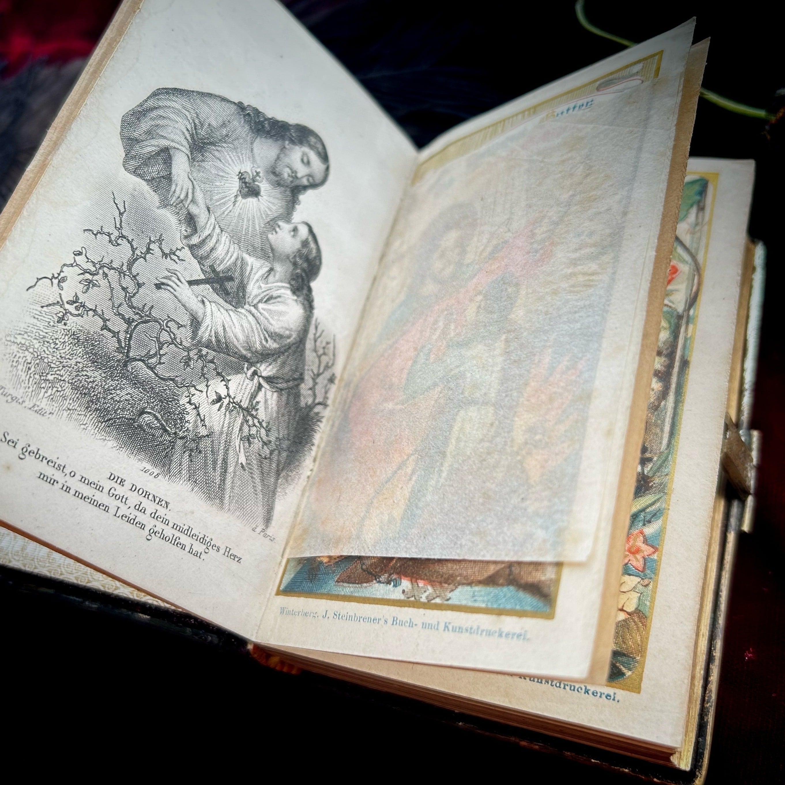 螺鈿細工の深紅の祈祷書 | メルキュール骨董店
