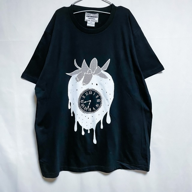 UNFINISHED非常識なイチゴTシャツ