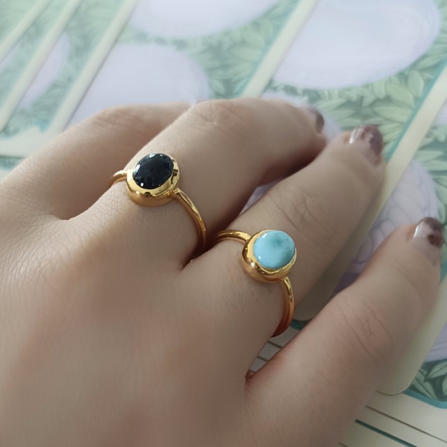 ＜個性あり＞【oval ring】〜アイオライト〜