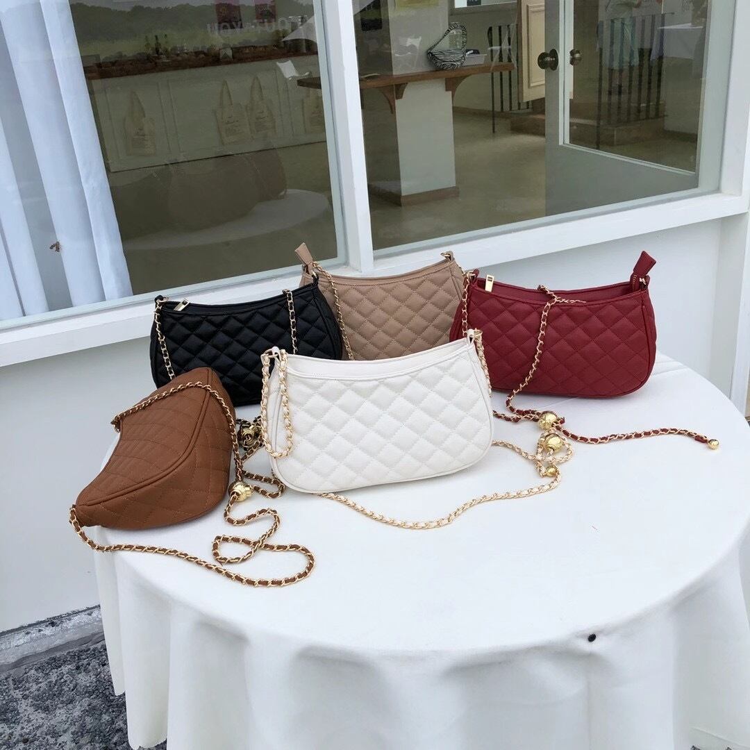 キルティングチェーンバッグ