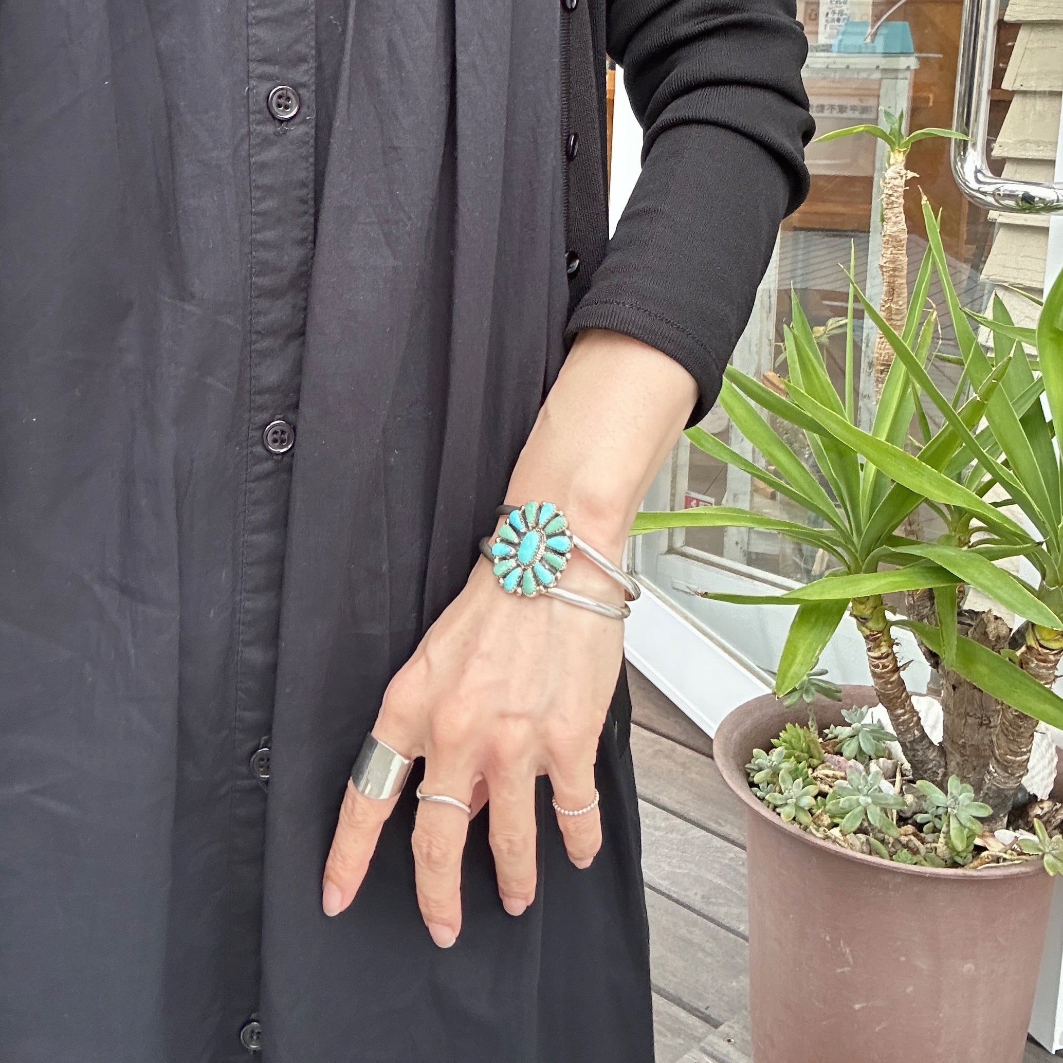 Indian Jewelry 》 【一点物再入荷】ターコイズ フラワー バングル