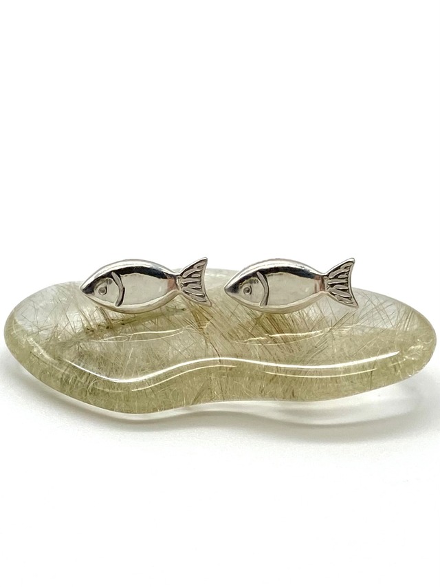 Finley pierced earrings | fish | silver925