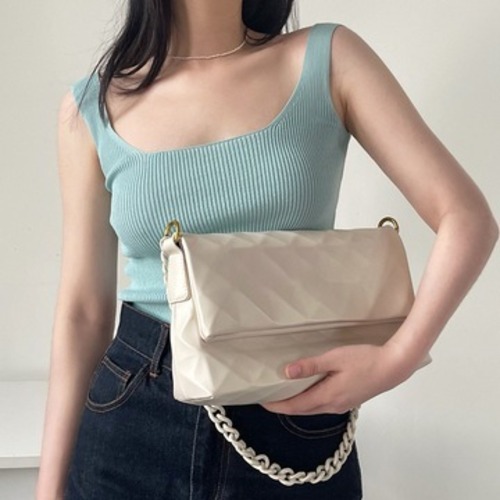 バッグ かばん レディースバッグ ショルダーバッグ 肩がけバック 巾着バッグ スクエア型 PU きれいめ シンプル 大人 上品 おしゃれ かっこいい 大人女子 こなれ感 クール モード系 セクシー エレガント 無地 20代 30代 40代 レディース デート お出かけ 女子会 休日 イベント リゾート 旅行 お買い物 普段使い 韓国 オルチャン ファッション 高見え 格上げ モテ 送料無料 春 夏 秋 冬 謝恩会 結婚式 二次会 ホワイト ブラック ブラウン ベージュ 大人カラー