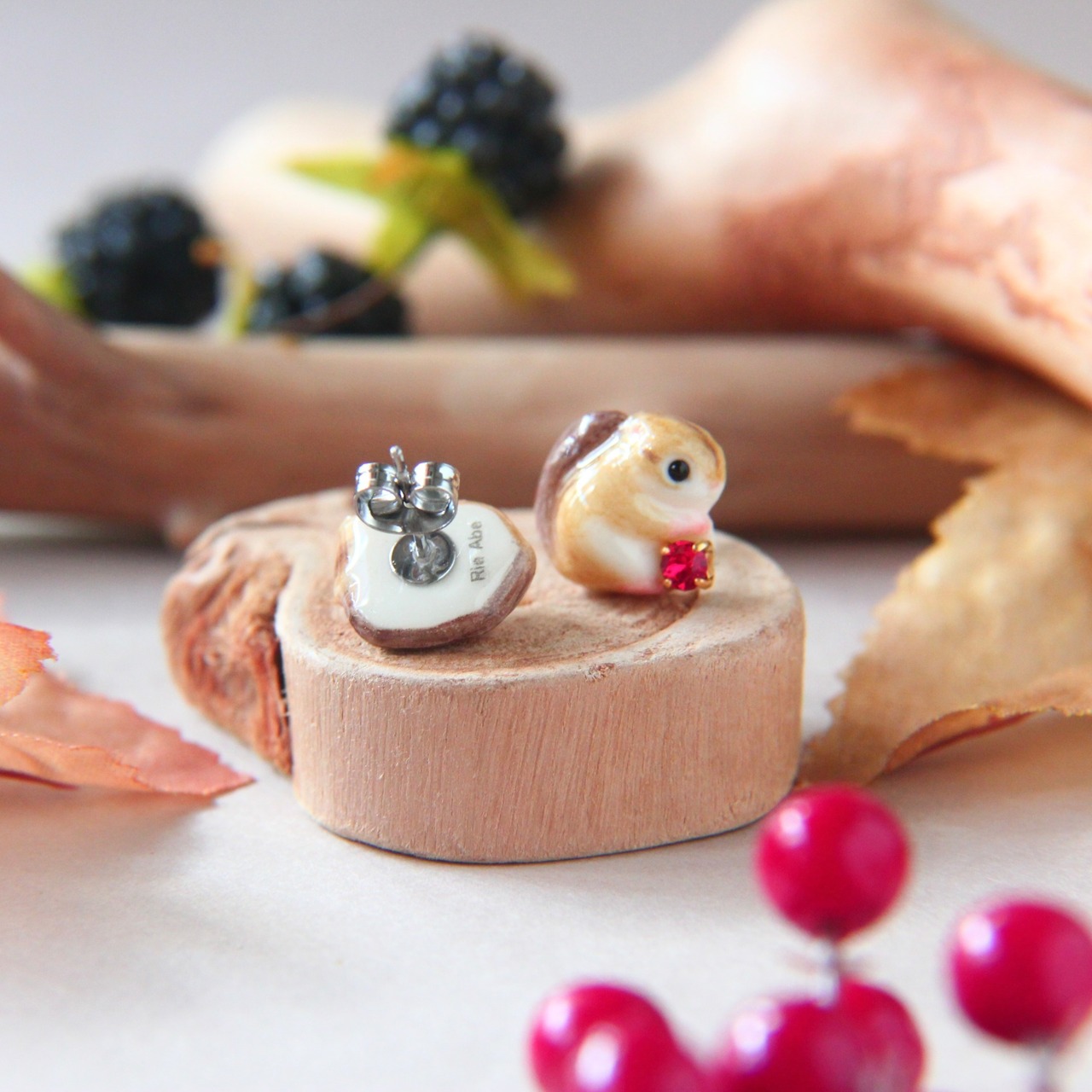 小さいシマリスピアス/イヤリング