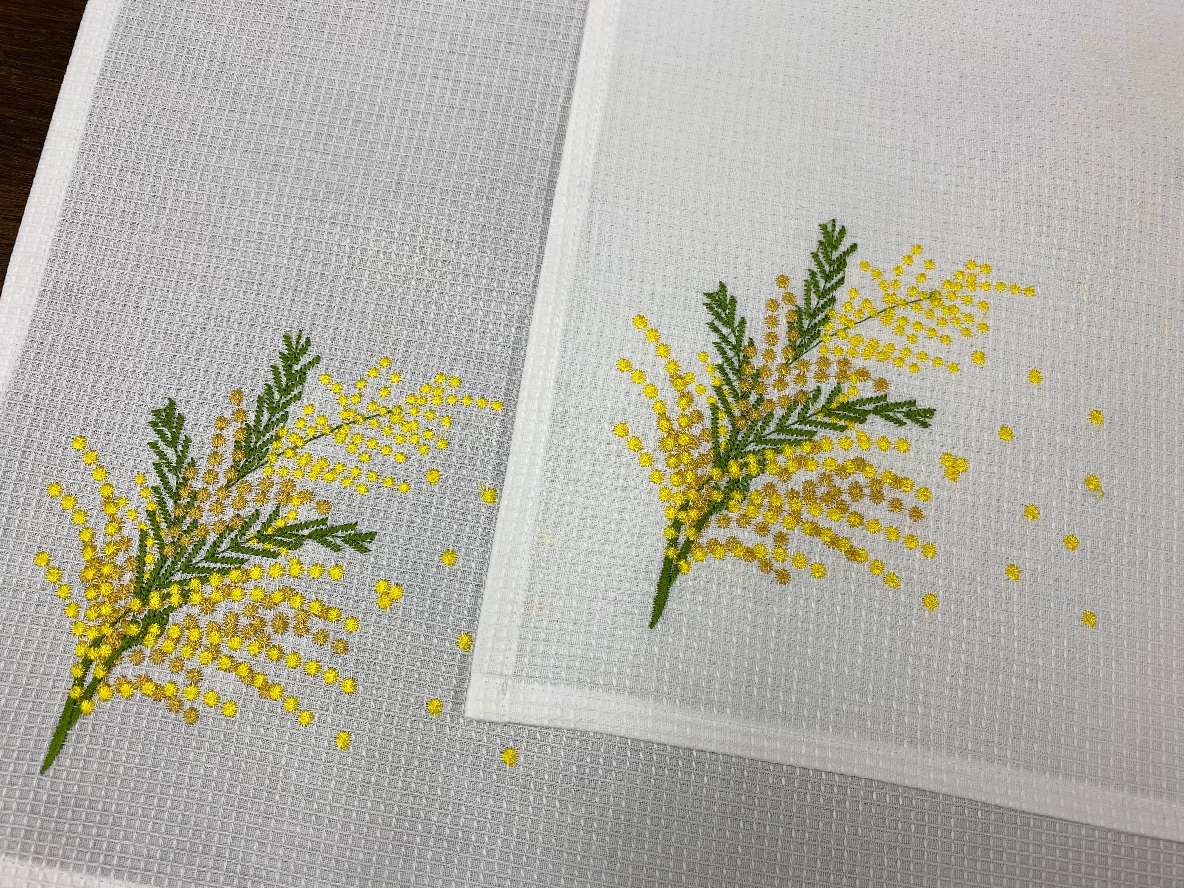 ミモザの刺繍 ランチョンマット 2枚セット | fil et vase ~フィルエバーズ~ ミモザの刺繍 ランチョンマット 2枚セット | fil et vase ~フィルエバーズ~