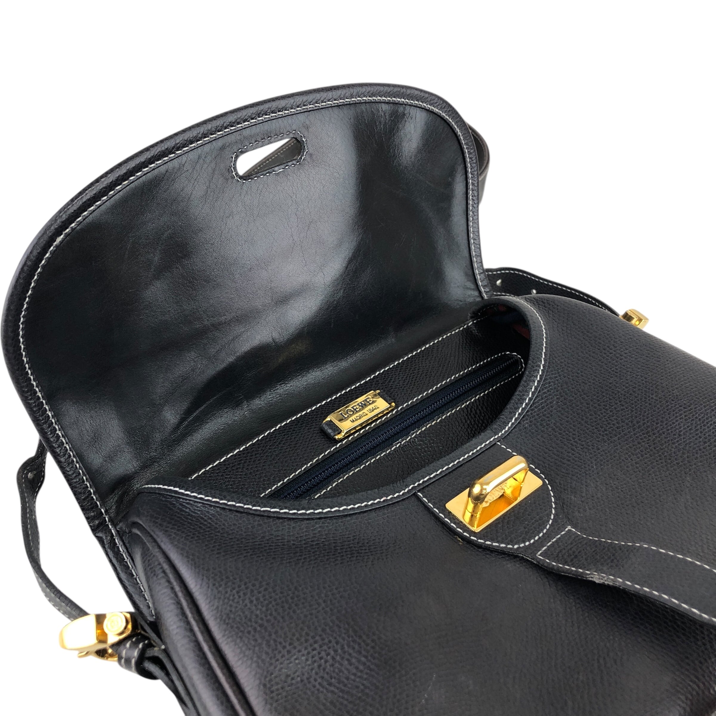 ロエベ ヴィンテージ アナグラム ロゴ型押し レザーショルダーバッグ ネイビー LOEWE - ロエベ ヴィンテージ アナグラム ロゴ型押し レザーショルダー