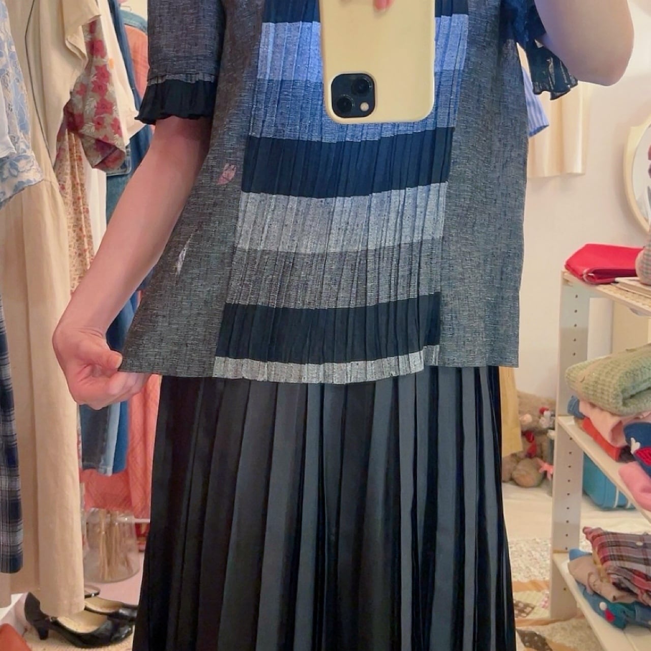 pleats collar monotone blouse