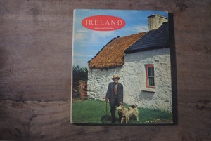 洋書 古書　IRELAND　Scowen and Sheridan　The Batsford Colour book of IRELAND　John D. Sheridan　初版　1960年　アイルランド