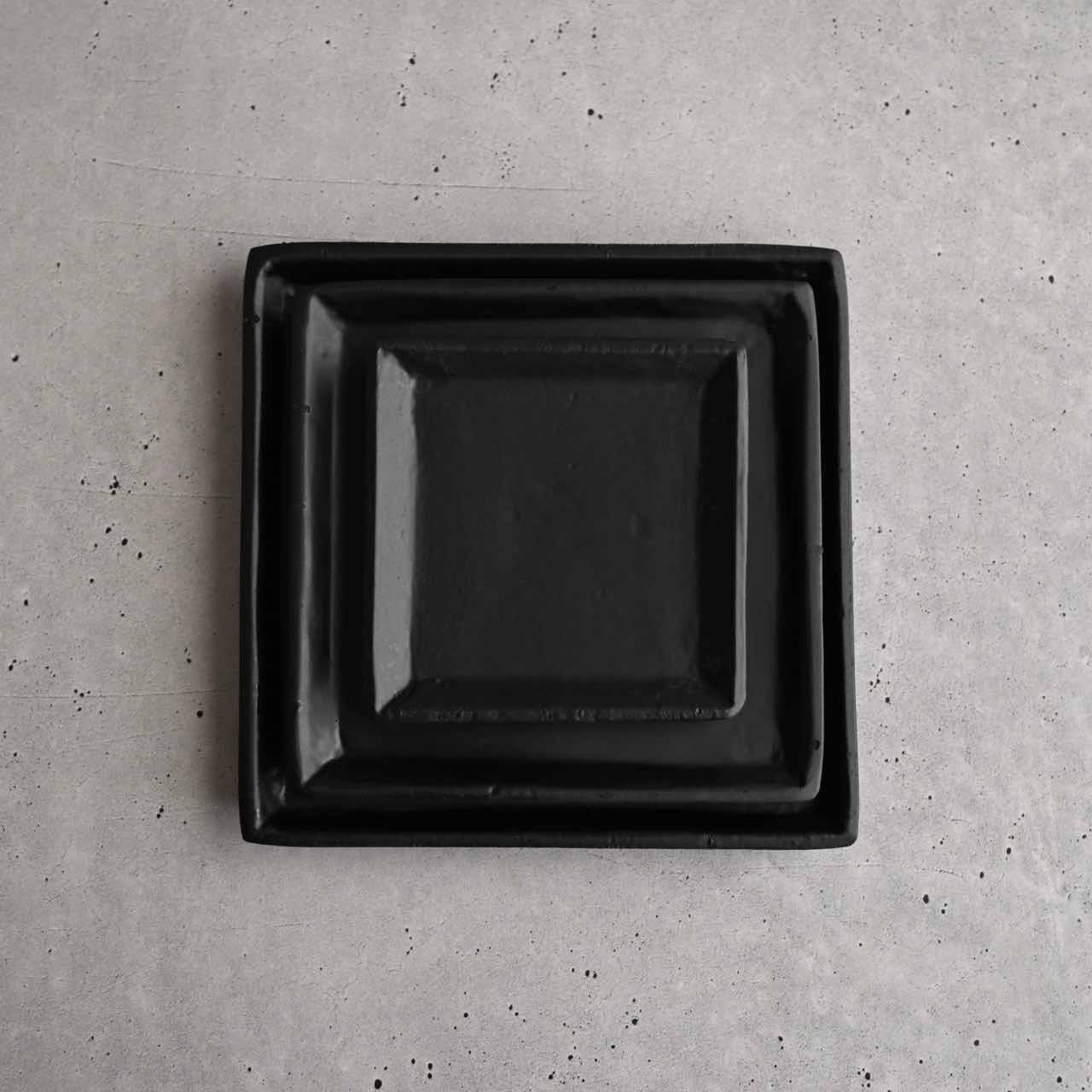 在庫限り 】スクエアプレート《 Mサイズ 》ブラック・シルバー