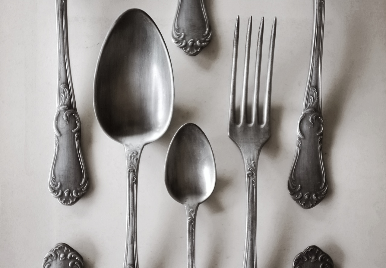 残２ フランス 19世紀 エタン製 アカンサスとロカイユとロココ的カトラリーセット アンティーク