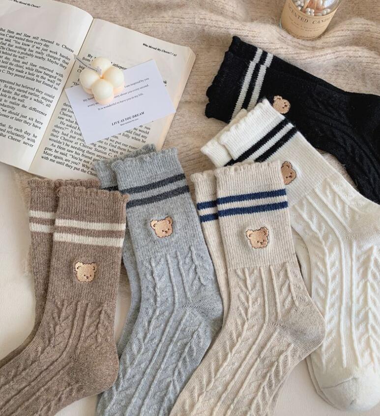 熊のワンポイント 靴下 | treize