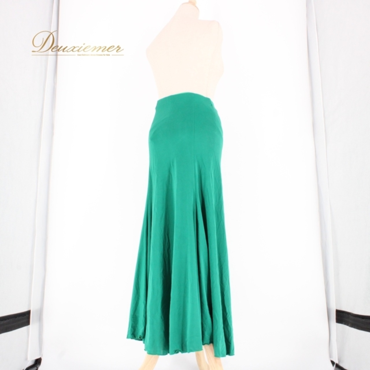 社交ダンス 衣装 スタンダード スカート レッスンウェア レディース 緑 無地 グリーン系 レース シンプル 練習着 フォーマル 上品 気品 伸縮性 軽やか 練習用 お洒落 大人 女性 カジュアル 結婚式 イベント スポーツ ダンスパフォーマンス 体型カバー 柔らか素材 トレーニング スポーティー シンプルデザイン オフィスウェア セミフォーマル