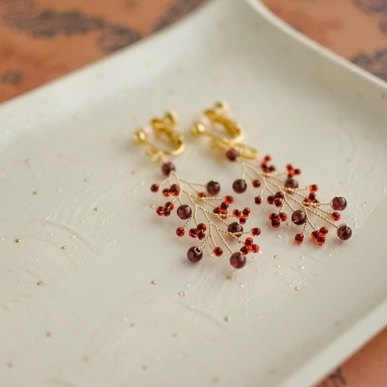 小物・アクセサリー E. 1,2月限定カラー「ざくろシリーズ」ひとつめの花 小枝耳飾り ワイヤー