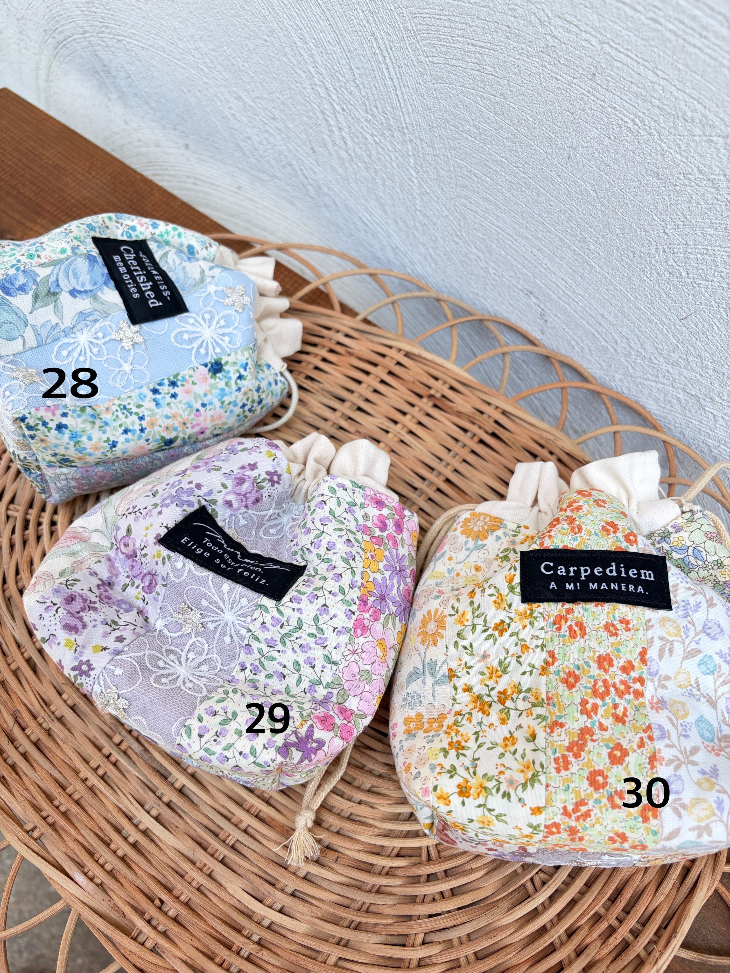 99・カービングフラワー水晶ピアス | Handmade zakka TUKURI