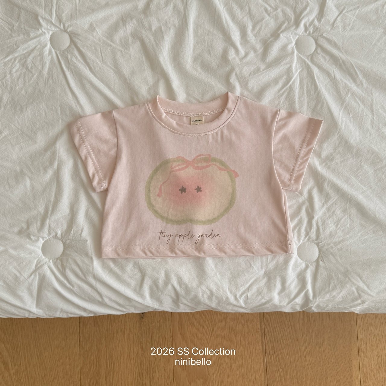 [ninibello] Apple Pony Crop Tee +fee2 / [니니벨로] 애플포니크롭티