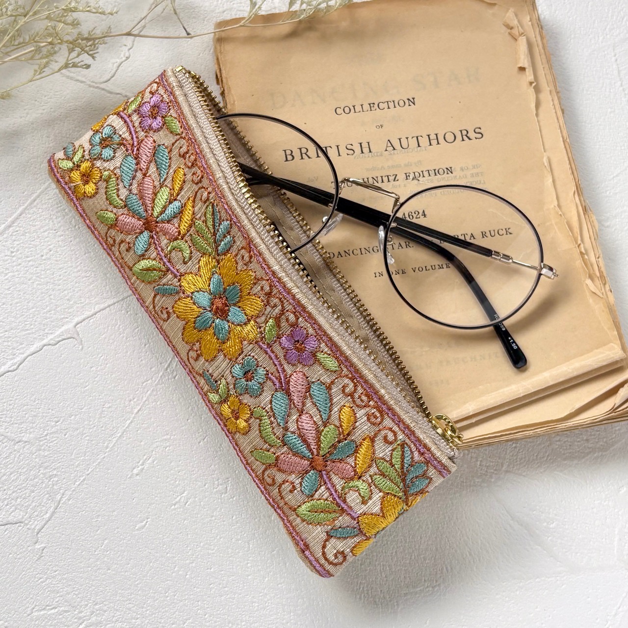 大人のためのインド刺繍リボン　スリムポーチ｜メガネポーチ / ペンケース｜COLORFUL
