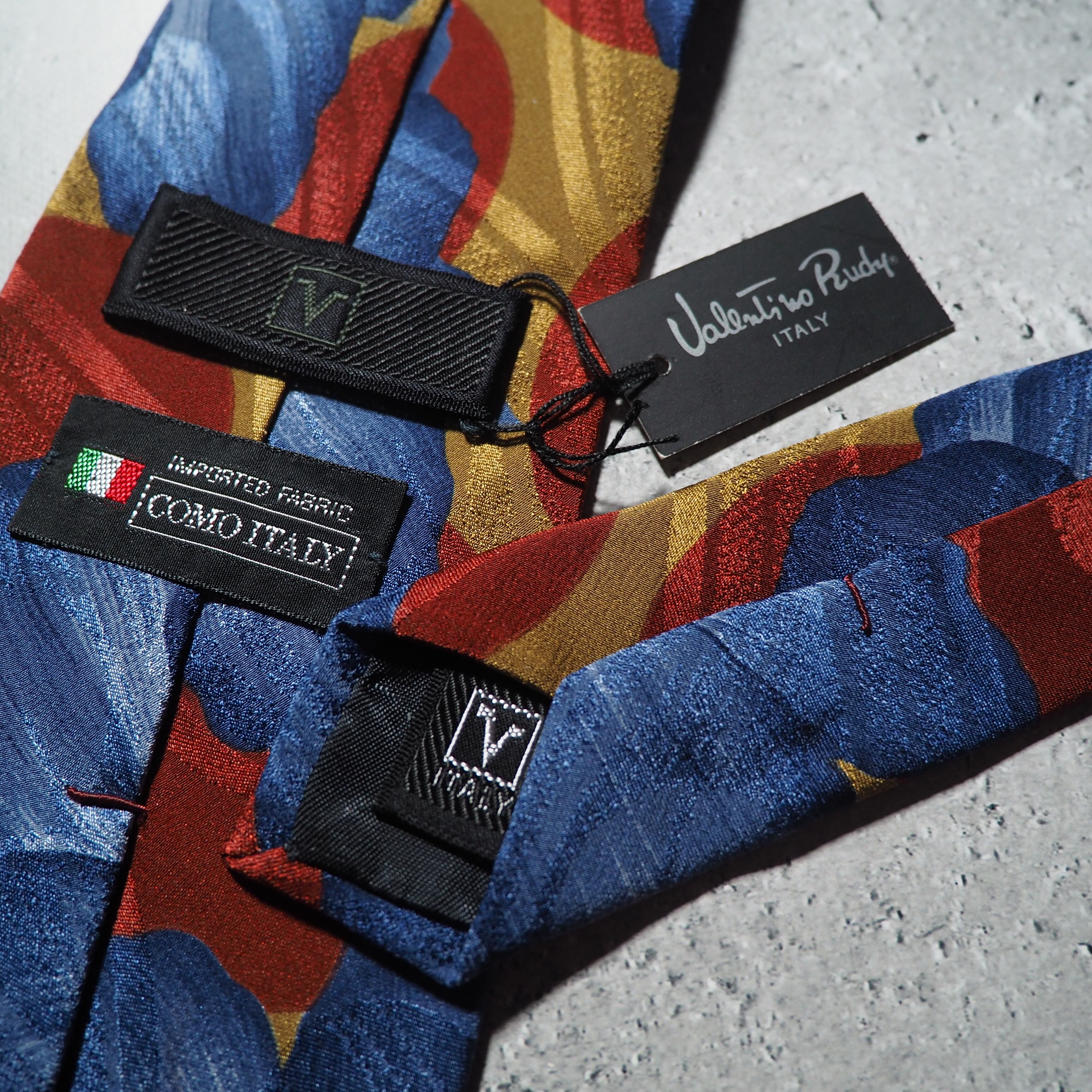 Beautiful cold flower × Dot pattern vintage silk Tie