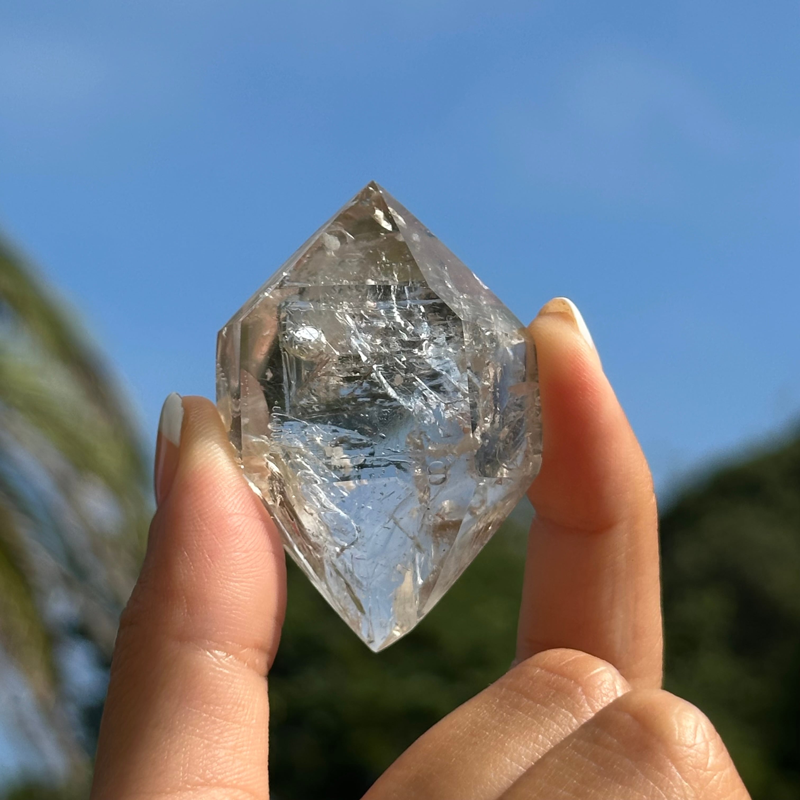 虹入り【ロッククリスタル】水晶 タワー ポイント ブラジル産 Rock