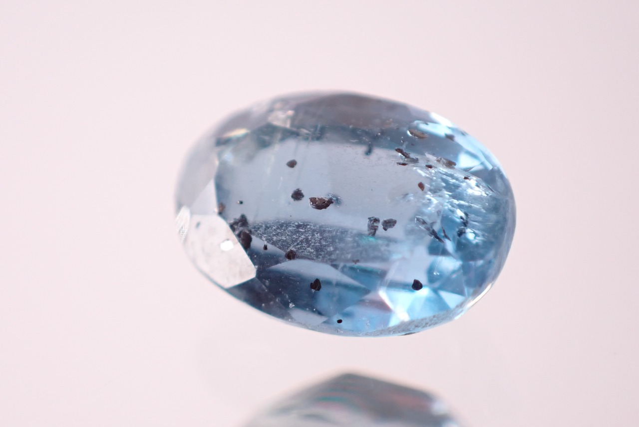 インディゴカイヤナイト　0.67ct　[D3-264]