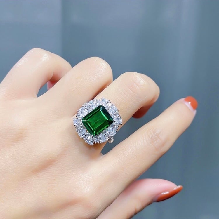 人工エメラルド グリーン 5カラット 高炭素ダイヤモンド キラキラ