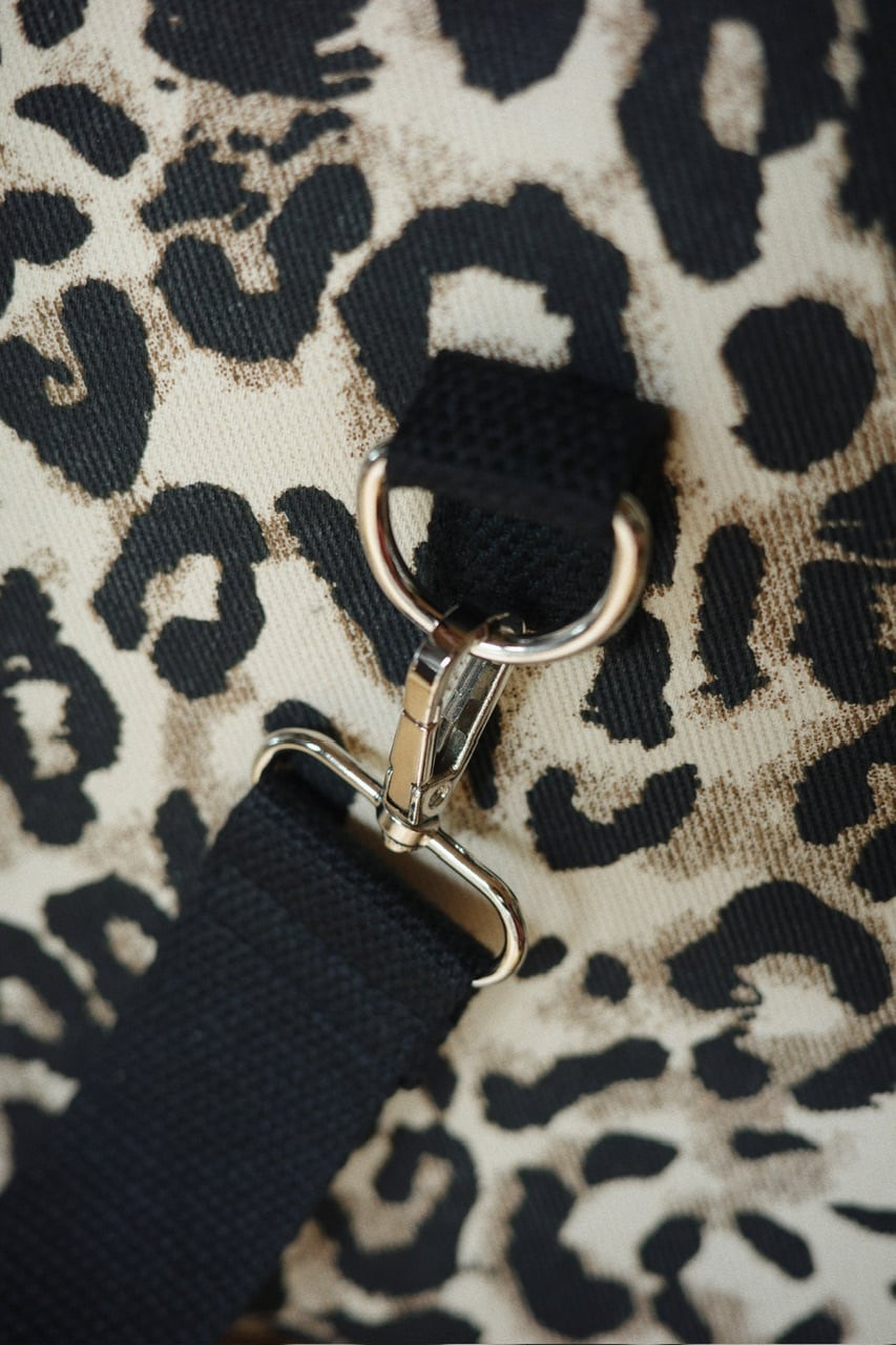 sister jane】Conrad Leopard Holdall Bag | osrsofficial